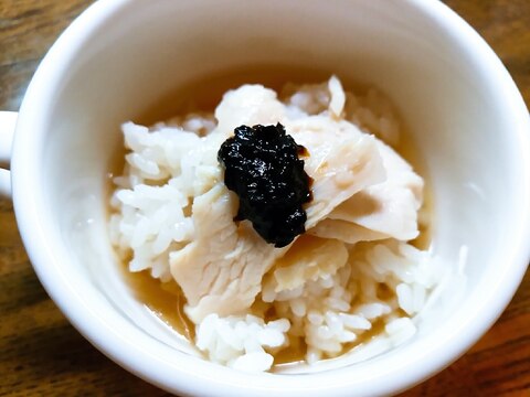 サラダチキンと岩のりの出汁茶漬け